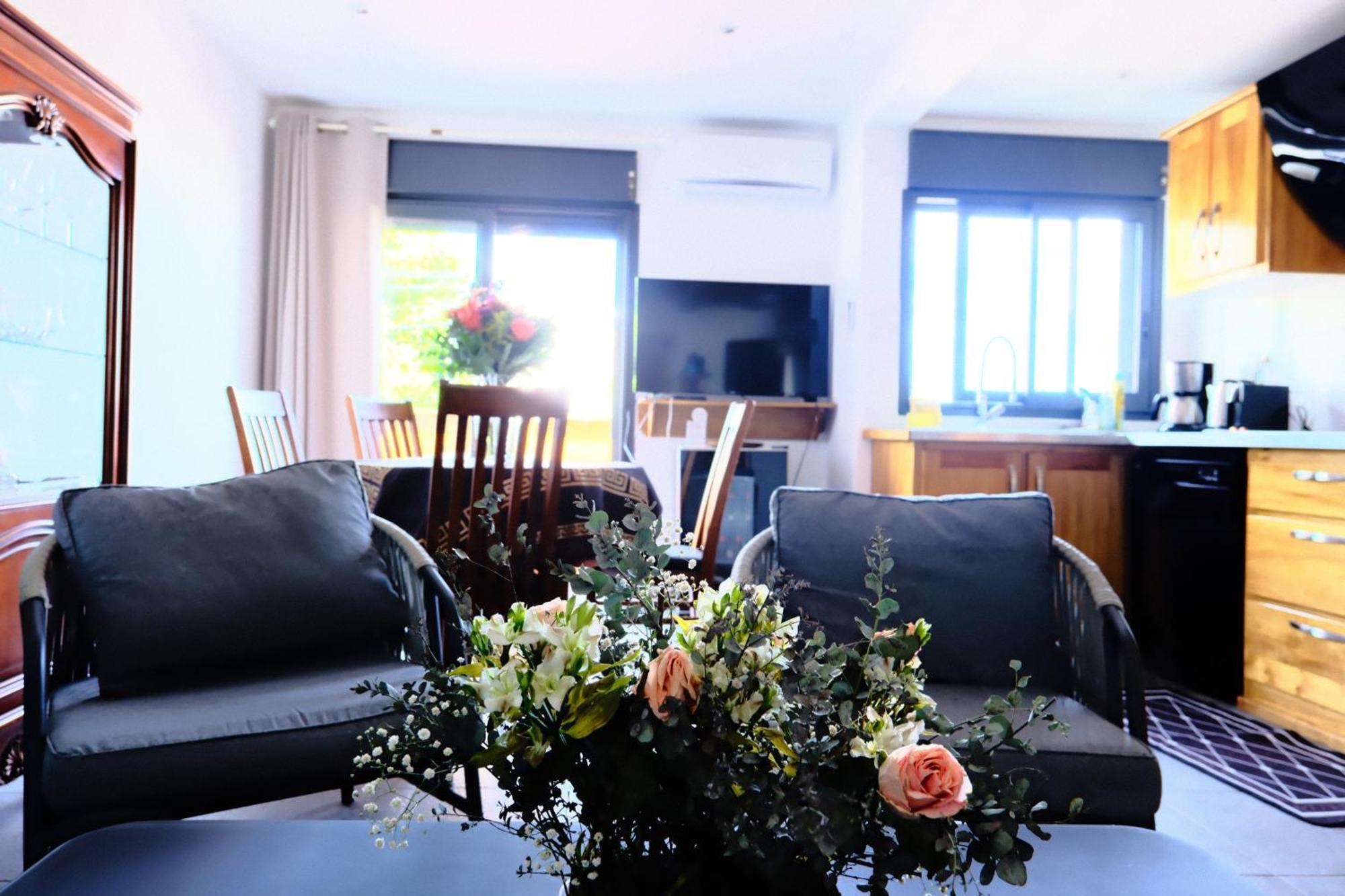 T3 - 87M2 - Residence Georgette Terre Sainte Luaran gambar
